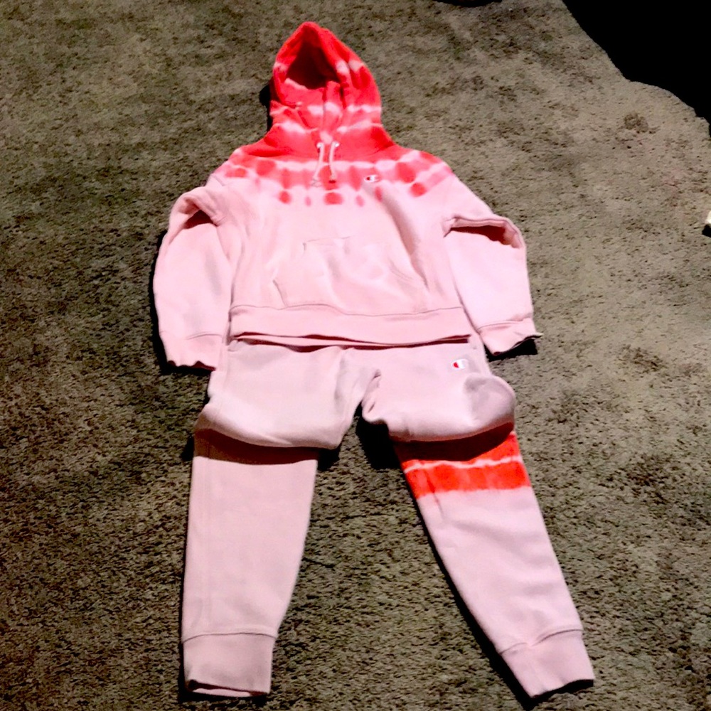 🔥Champion reverse weave🔥 (pink on pink) Sweatsuit (Sz.Small)  🎊Top and Bottom